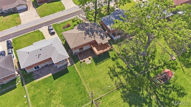 1215 Victory Drive, Unincorporated, MO 63125