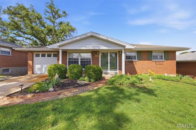 1215 Victory Drive, Unincorporated, MO 63125