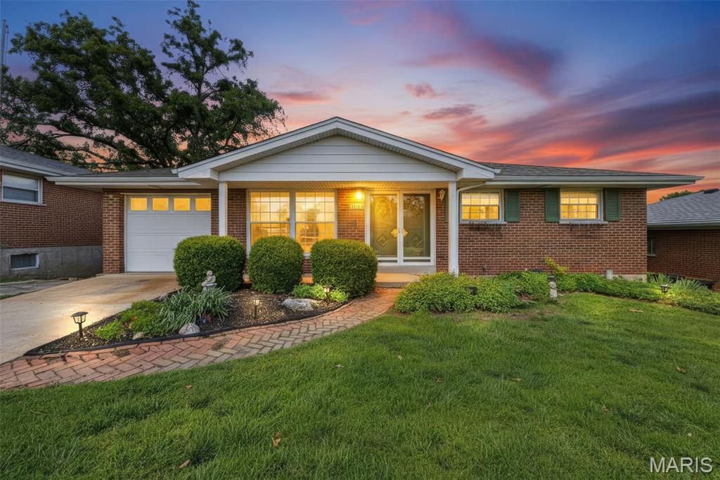 1215 Victory Drive, Unincorporated, MO 63125