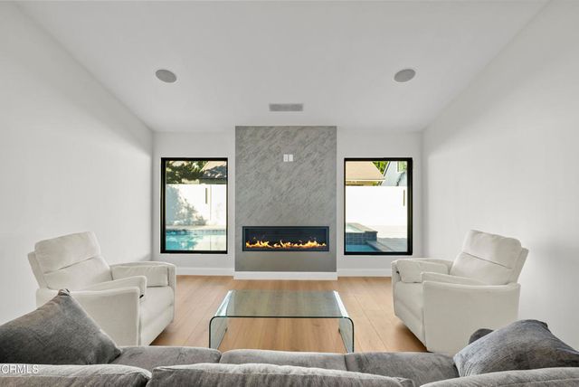 14145 Weddington Street, Sherman Oaks, CA 91401