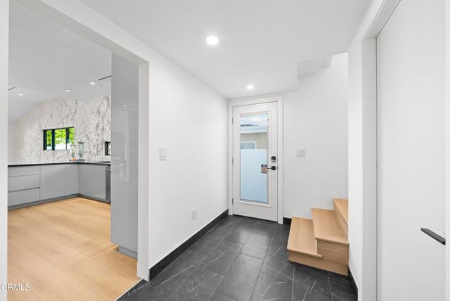 14145 Weddington Street, Sherman Oaks, CA 91401