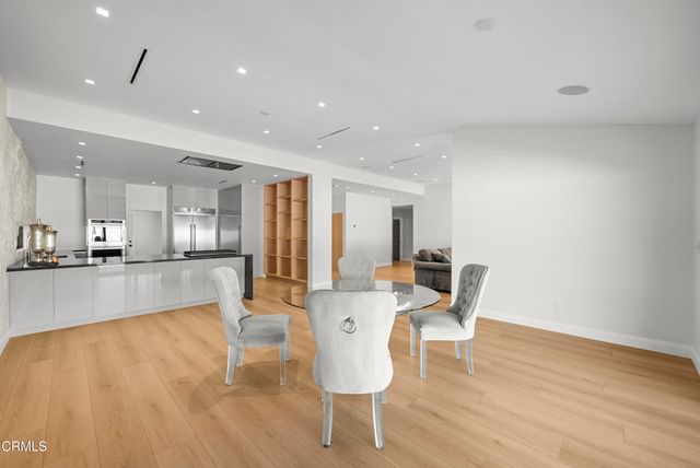 14145 Weddington Street, Sherman Oaks, CA 91401