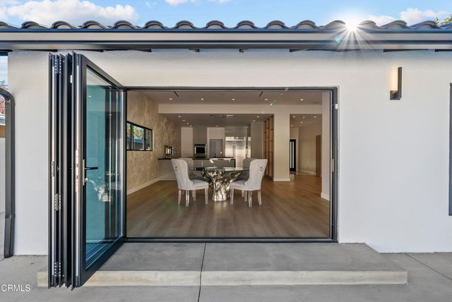 14145 Weddington Street, Sherman Oaks, CA 91401