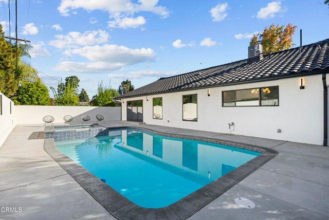 14145 Weddington Street, Sherman Oaks, CA 91401