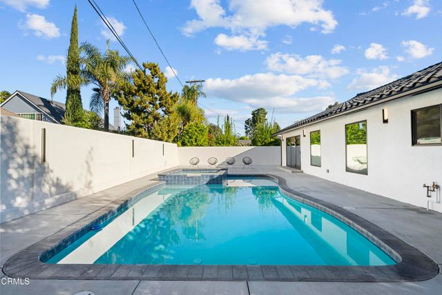 14145 Weddington Street, Sherman Oaks, CA 91401