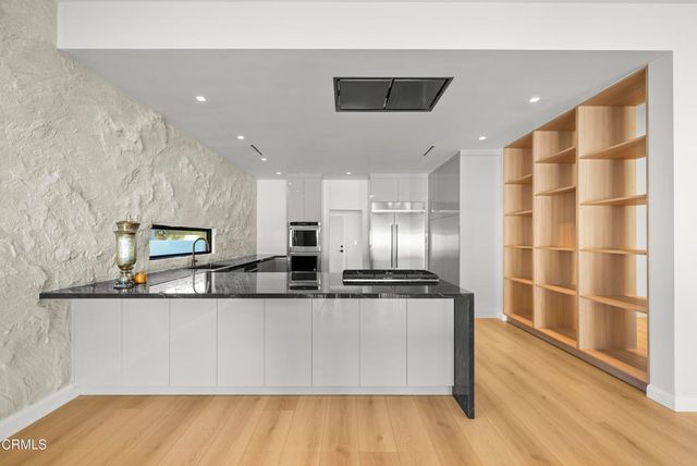 14145 Weddington Street, Sherman Oaks, CA 91401