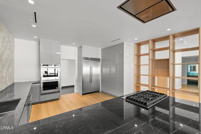 14145 Weddington Street, Sherman Oaks, CA 91401