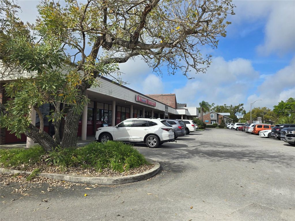 2601 MANATEE AVENUE W, BRADENTON, FL 34205 — photo 2