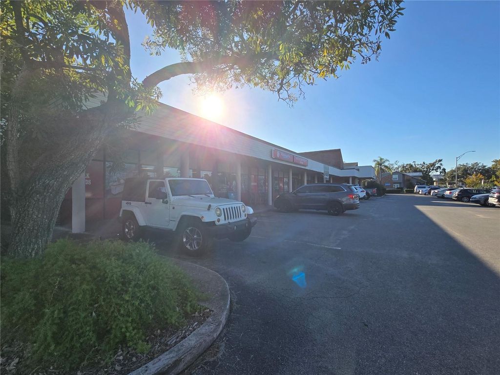 2601 MANATEE AVENUE W, BRADENTON, FL 34205 — photo 4