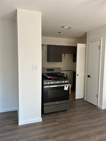 6500 S 1st ST 103, Austin, TX 78745