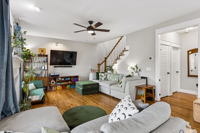 1073 Zophi St, Nashville, TN 37216