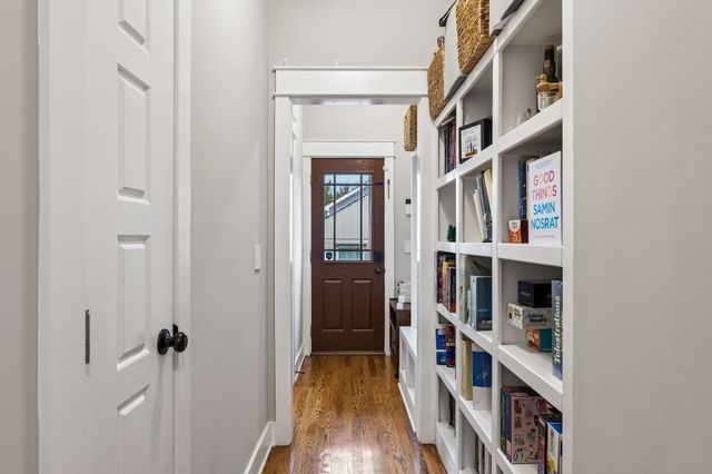 1073 Zophi St, Nashville, TN 37216