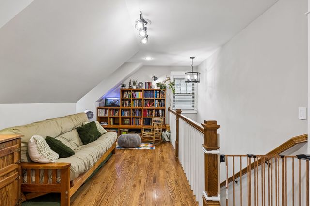1073 Zophi St, Nashville, TN 37216