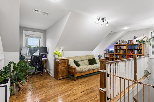 1073 Zophi St, Nashville, TN 37216