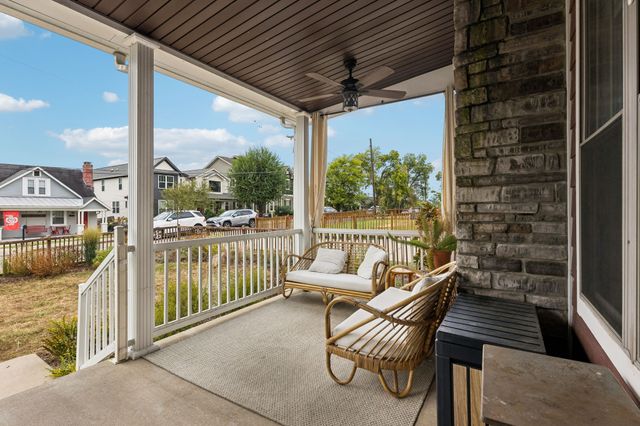 1073 Zophi St, Nashville, TN 37216