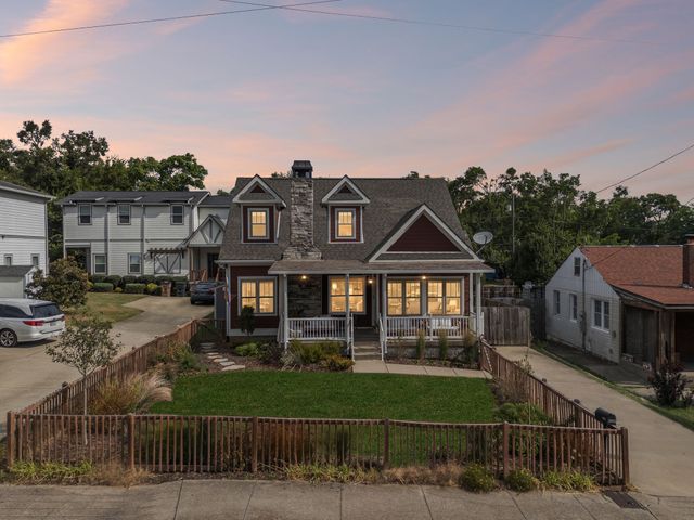 1073 Zophi St, Nashville, TN 37216