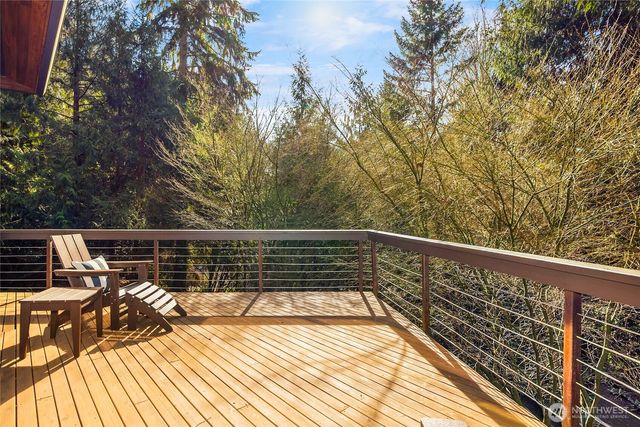 5384 Crystal Springs Drive NE, Bainbridge Island, WA 98110