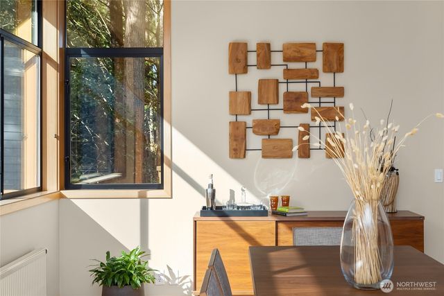 5384 Crystal Springs Drive NE, Bainbridge Island, WA 98110