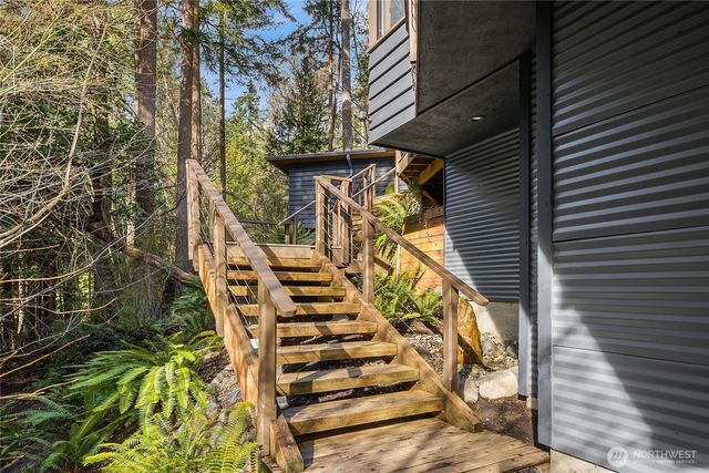 5384 Crystal Springs Drive NE, Bainbridge Island, WA 98110