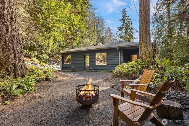 5384 Crystal Springs Drive NE, Bainbridge Island, WA 98110