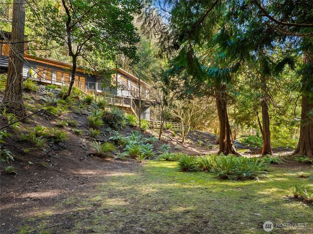 5384 Crystal Springs Drive NE, Bainbridge Island, WA 98110