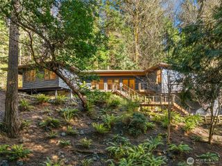 5384 Crystal Springs Drive NE, Bainbridge Island, WA 98110