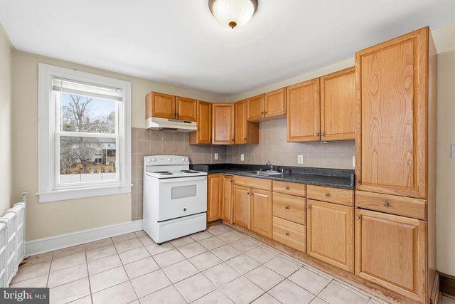 213 S CHURCH ST, Moorestown, NJ 08057
