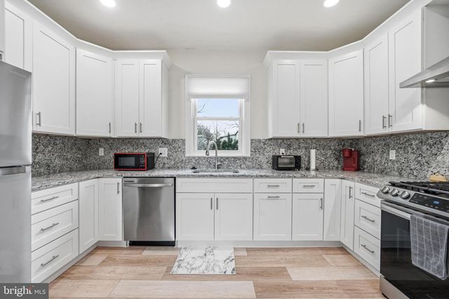 213 S CHURCH ST, Moorestown, NJ 08057