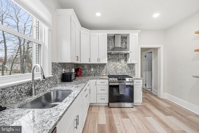 213 S CHURCH ST, Moorestown, NJ 08057
