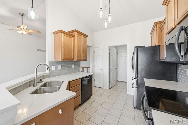 911 Pittsburg Landing Drive, Wentzville, MO 63385