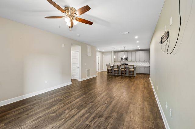 141 Saundersville Rd Apt 1208, Hendersonville, TN 37075