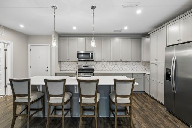 141 Saundersville Rd Apt 1208, Hendersonville, TN 37075
