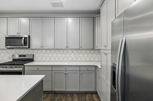 141 Saundersville Rd Apt 1208, Hendersonville, TN 37075