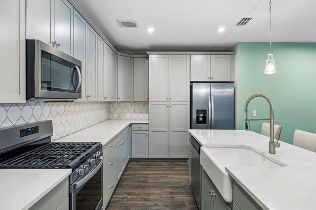 141 Saundersville Rd Apt 1208, Hendersonville, TN 37075
