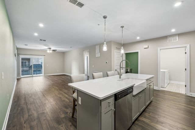 141 Saundersville Rd Apt 1208, Hendersonville, TN 37075