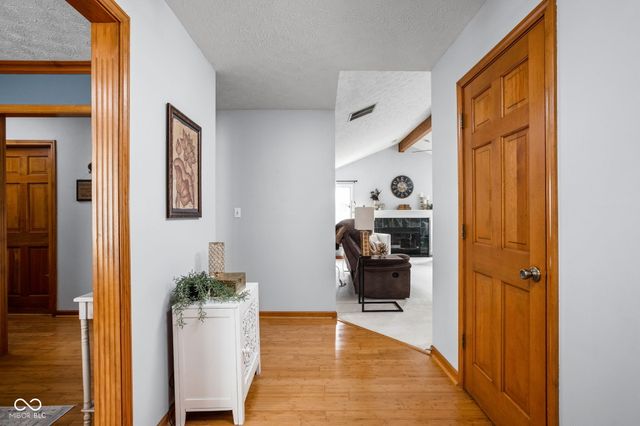 726 Bram Hall Court, Avon, IN 46123