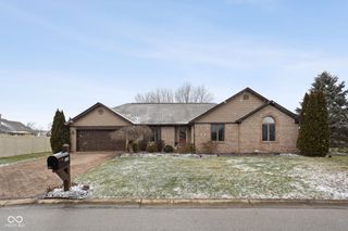726 Bram Hall Court, Avon, IN 46123