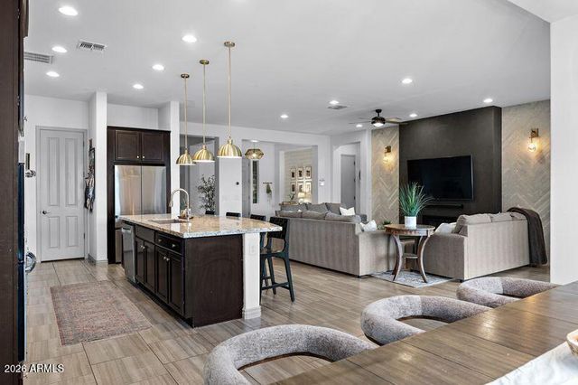 7871 S STUART Avenue, Gilbert, AZ 85298