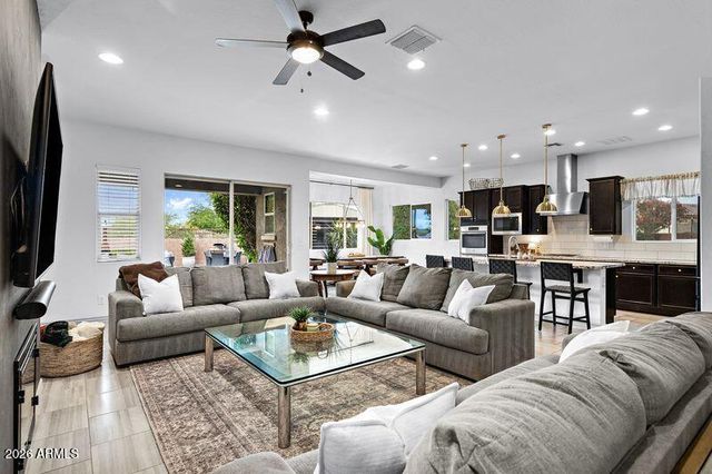 7871 S STUART Avenue, Gilbert, AZ 85298