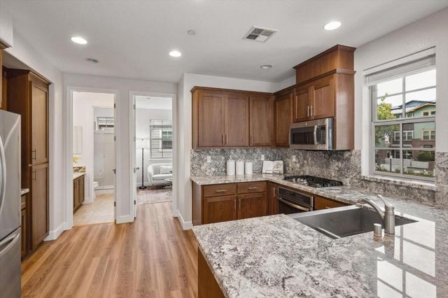 31 Artisan Way, Menlo Park, CA 94025