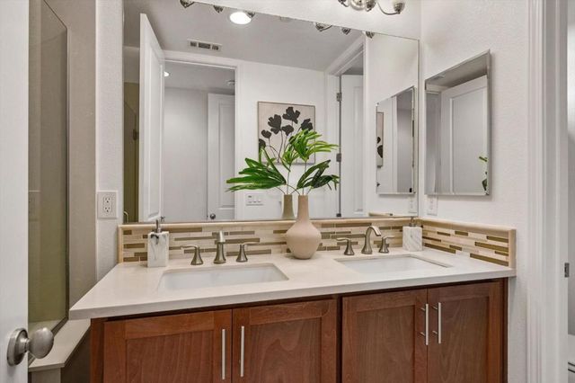 31 Artisan Way, Menlo Park, CA 94025
