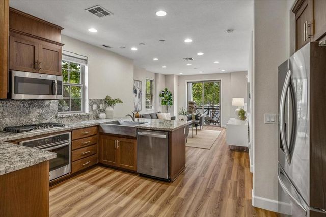 31 Artisan Way, Menlo Park, CA 94025