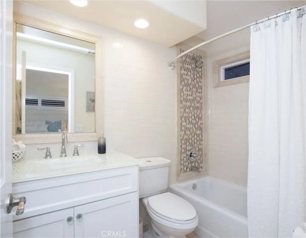 320 15th, Huntington Beach, CA 92648