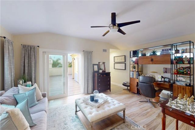 320 15th, Huntington Beach, CA 92648