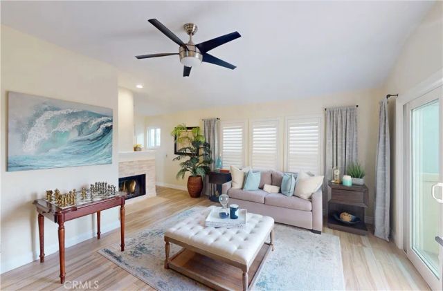 320 15th, Huntington Beach, CA 92648