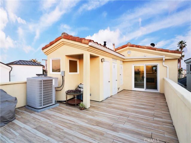 320 15th, Huntington Beach, CA 92648