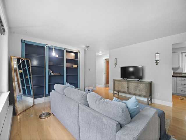 1109 S WALNUT St, Spokane, WA 99204