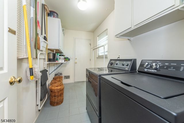 1 Birdseye Cir, Wayne Twp., NJ 07470