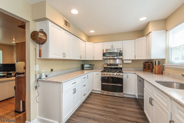 1 Birdseye Cir, Wayne Twp., NJ 07470