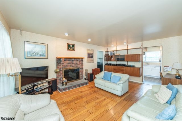 1 Birdseye Cir, Wayne Twp., NJ 07470